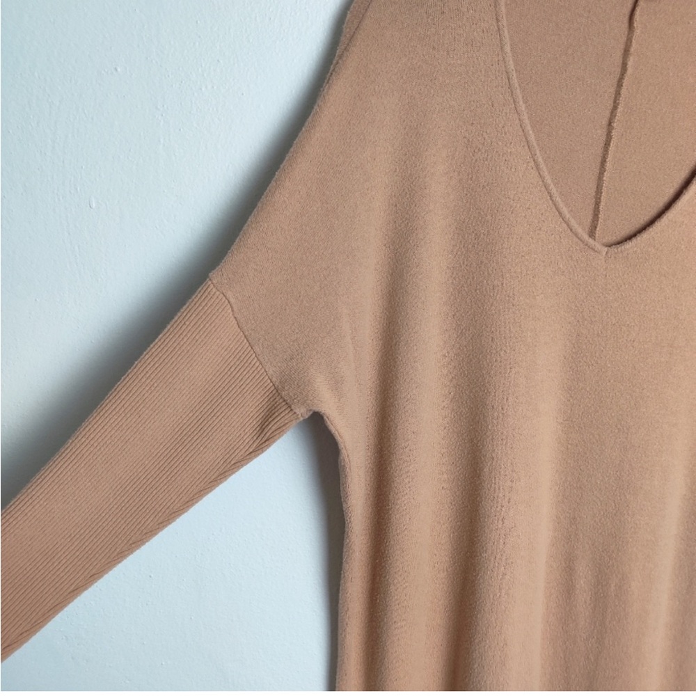 American Eagle Longline V Neck Split Side Soft Sw… - image 3